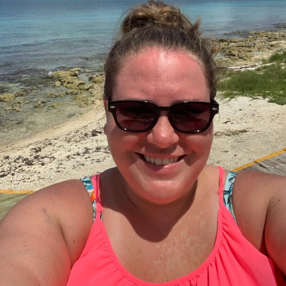 Meet your Posher, Samantha - Picture 4 of 4